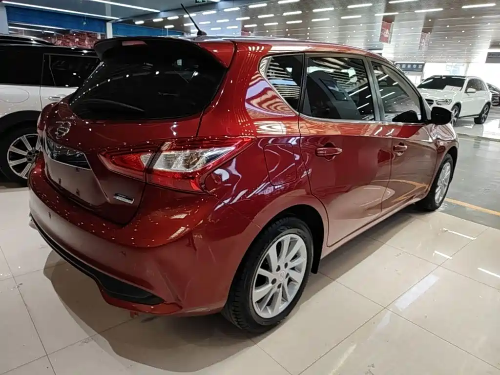 Nissan Tiida — миниатюра 7