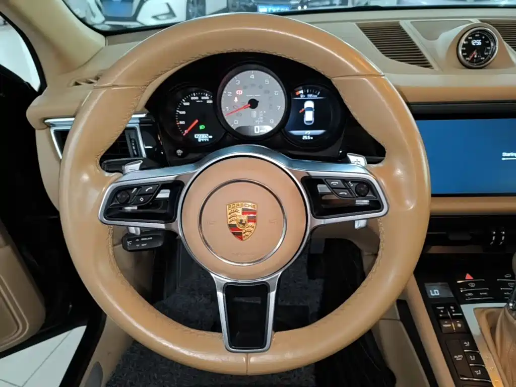 Porsche Macan — миниатюра 11