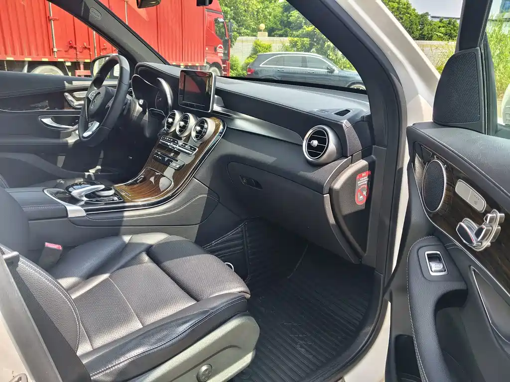 Mercedes-Benz GLC — миниатюра 9
