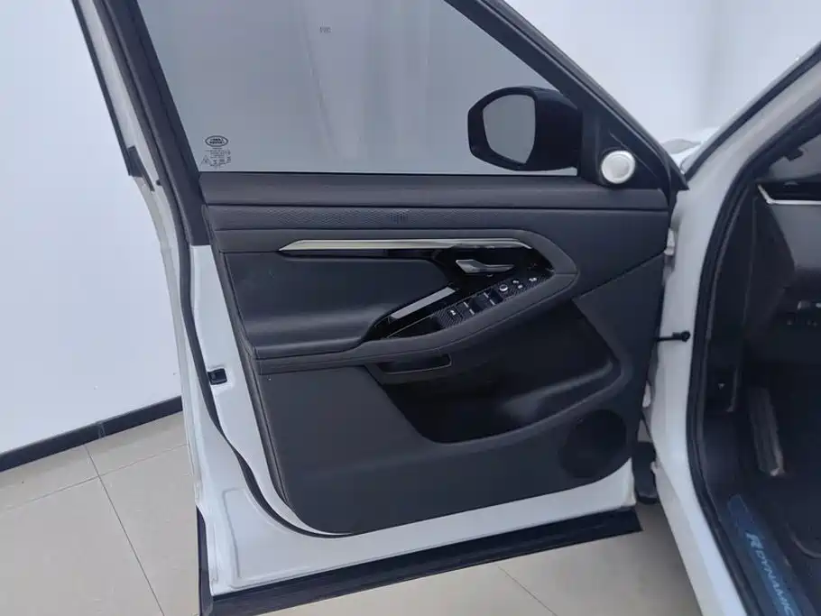 Land Rover Evoque — миниатюра 7