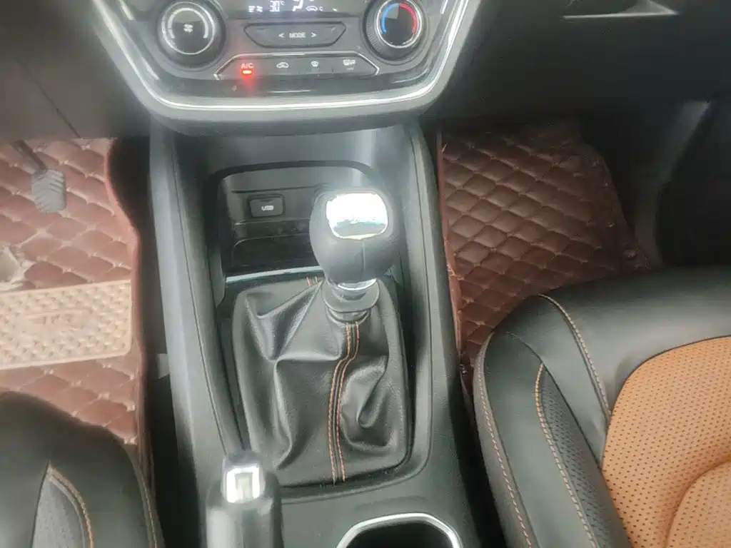 Wuling Hongguang S3 — миниатюра 14