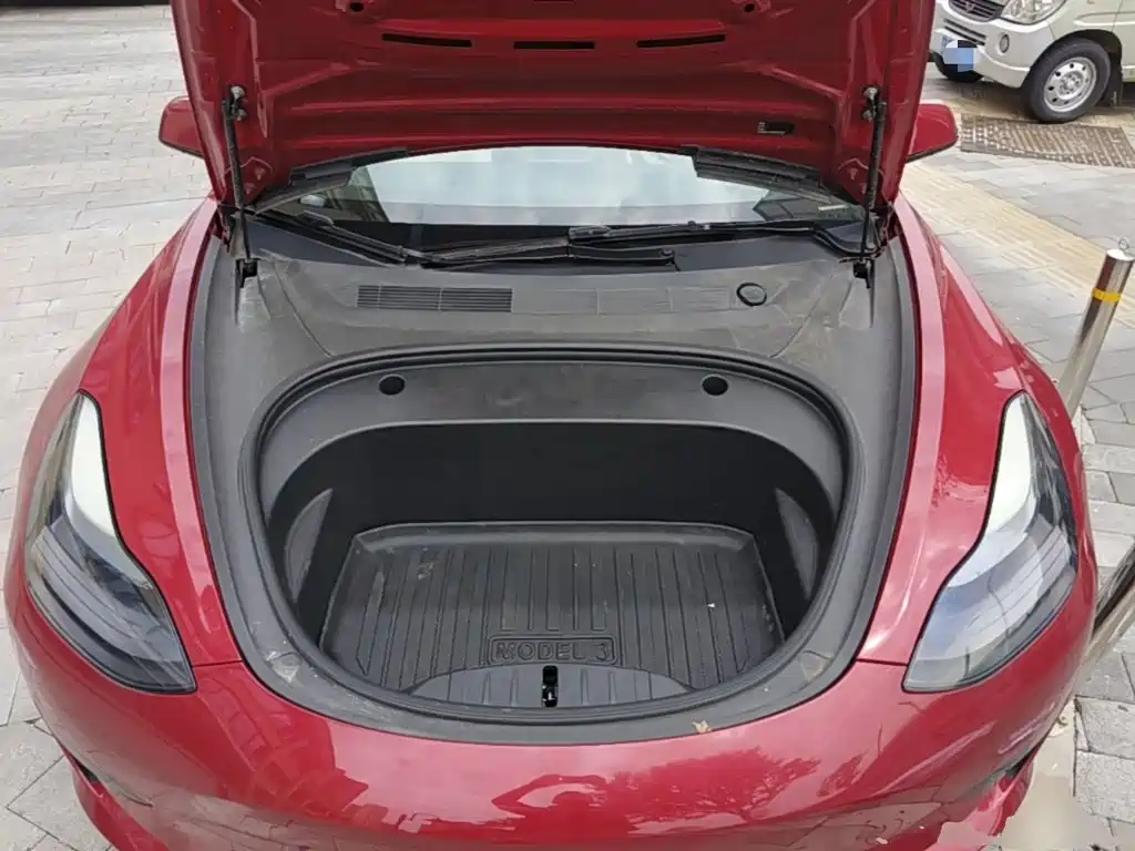 Tesla Model 3 — миниатюра 20