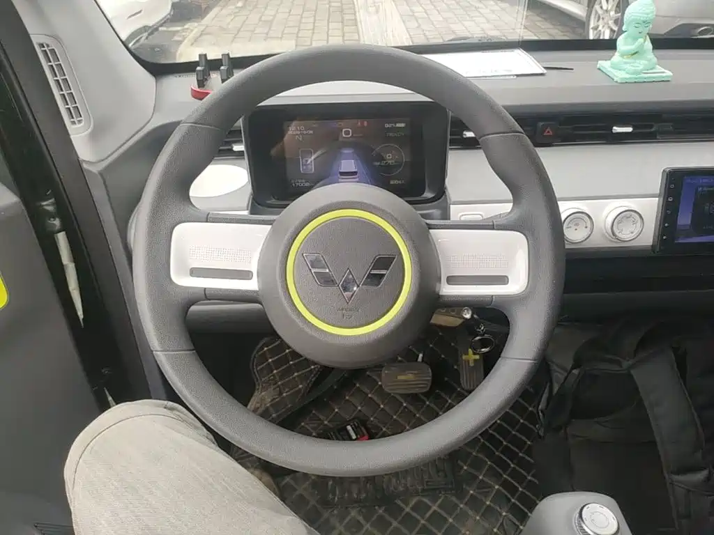 Wuling MINIEV — миниатюра 11