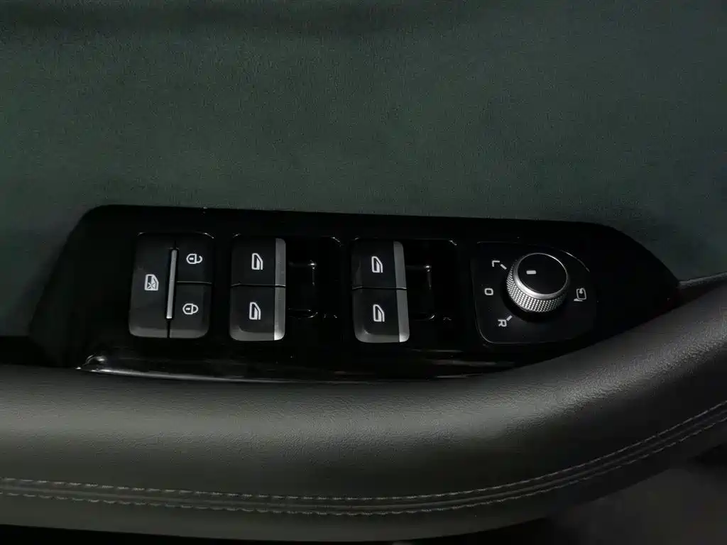 Geely Monjaro L 2024 2.0TD AT