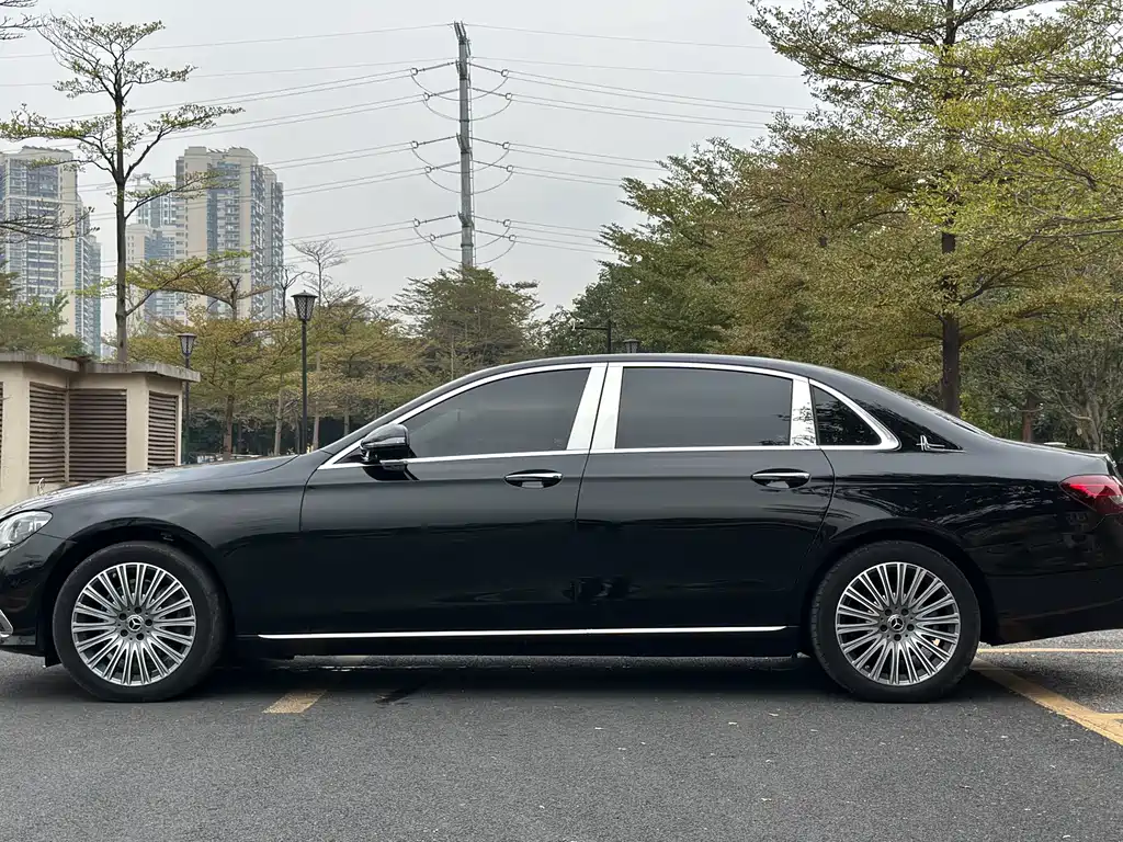 MERCEDES-BENZ E CLASS