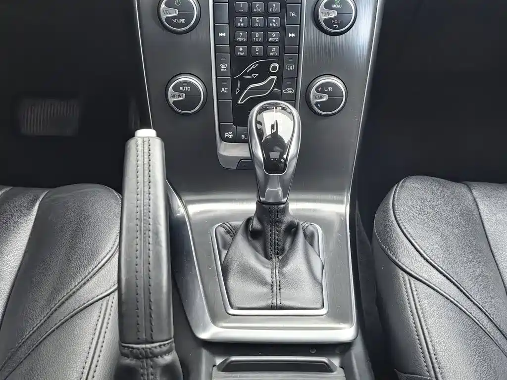 Volvo V40 — миниатюра 13