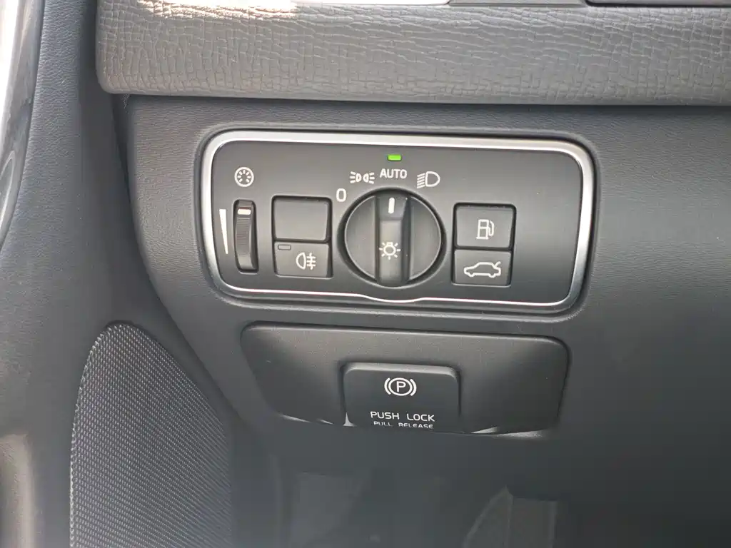 Volvo XC60 (Import) — миниатюра 20