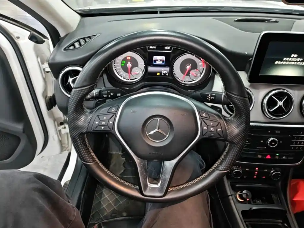 Mercedes-Benz GLA — миниатюра 11