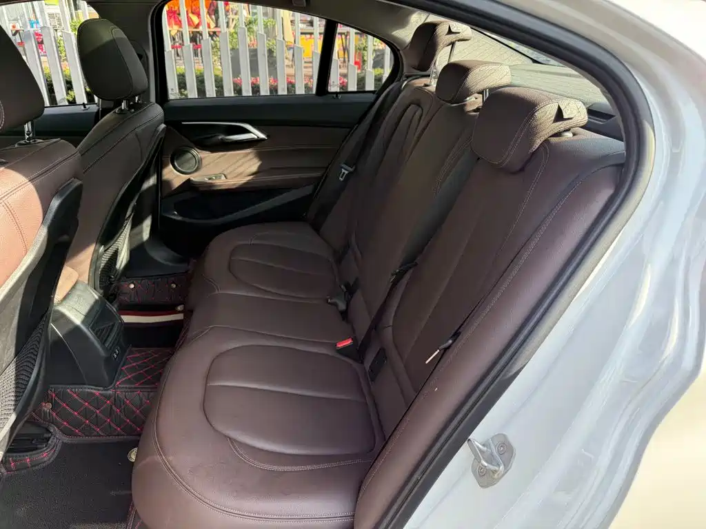 BMW 1 Series — миниатюра 12