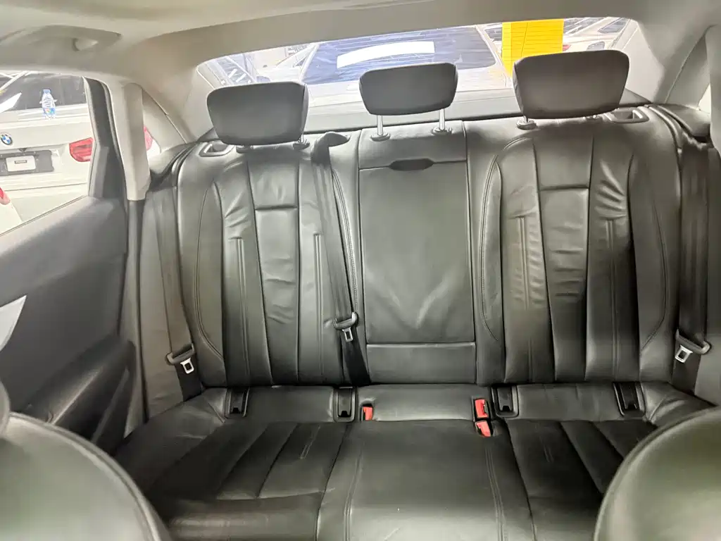 Audi A4L 2019 40 TFSI Sport VI