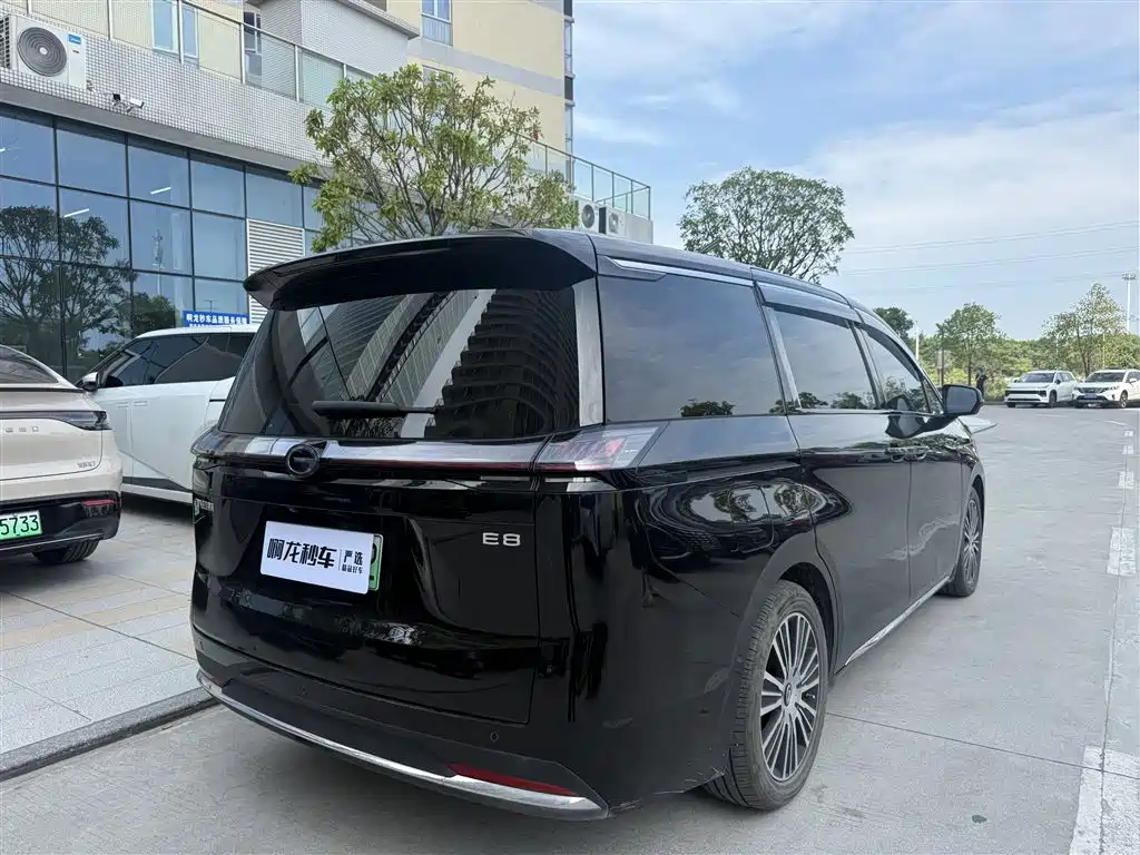 GAC Motor Trumpchi E8 PHEV — миниатюра 9