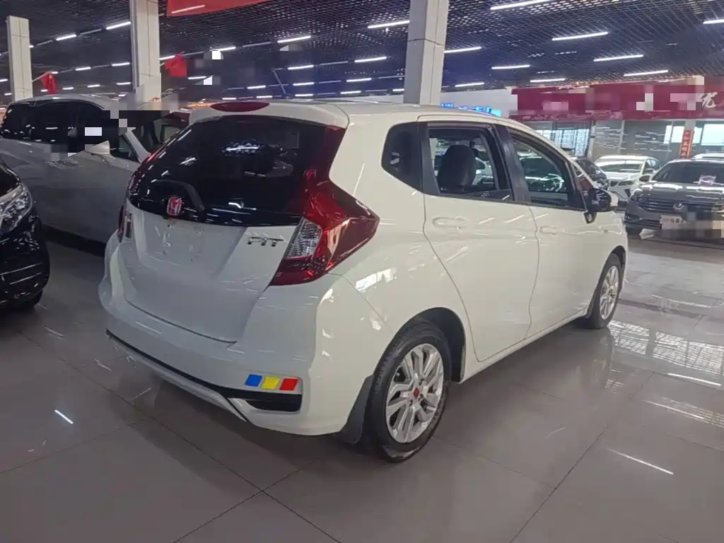 Honda Fit — миниатюра 7