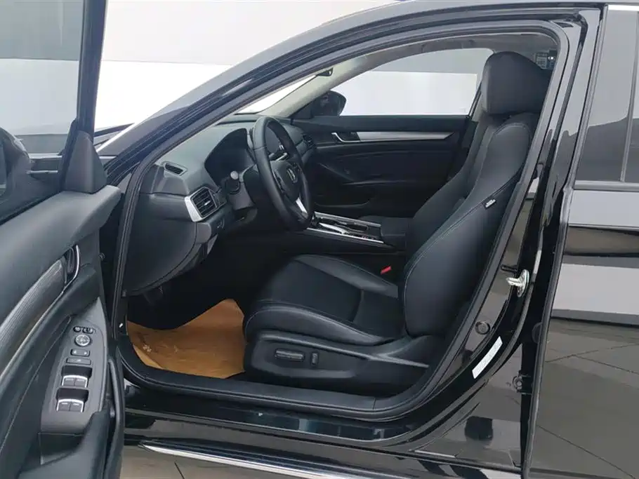 Honda Accord 2018 260TURBO Elite V