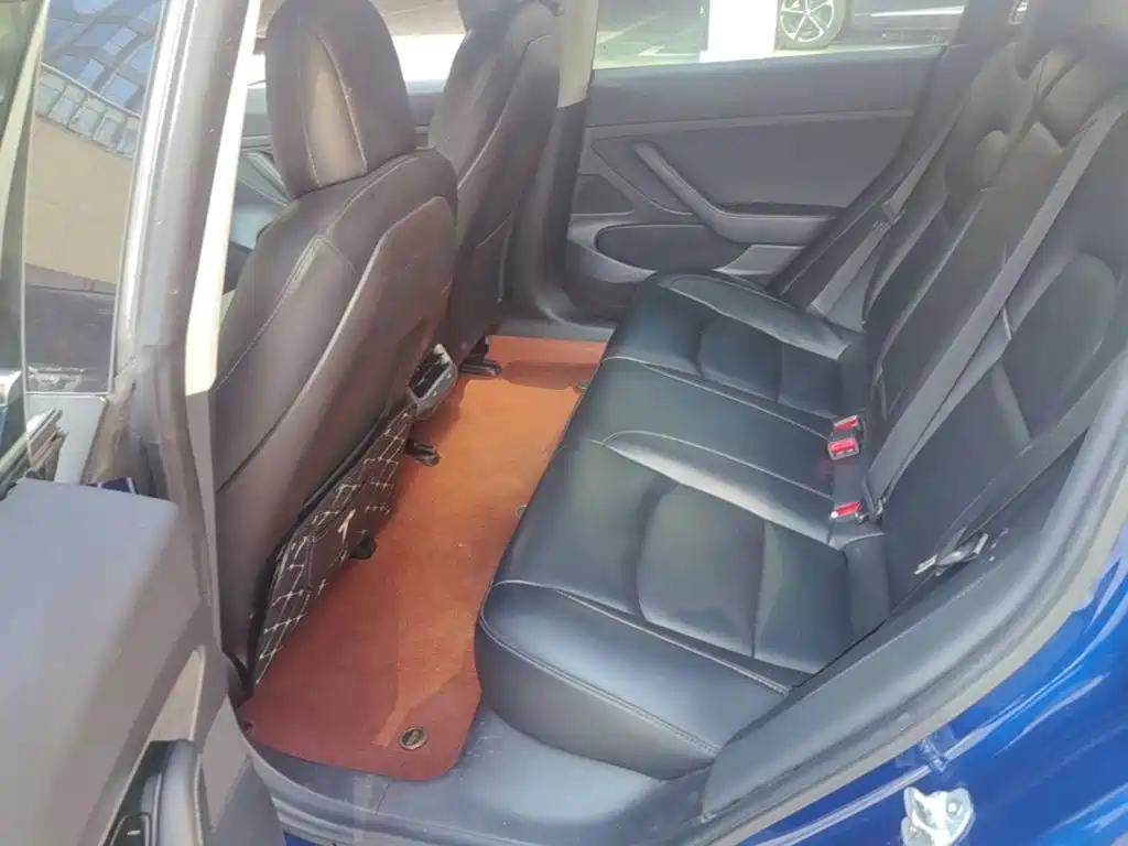 Tesla Model 3 — миниатюра 17