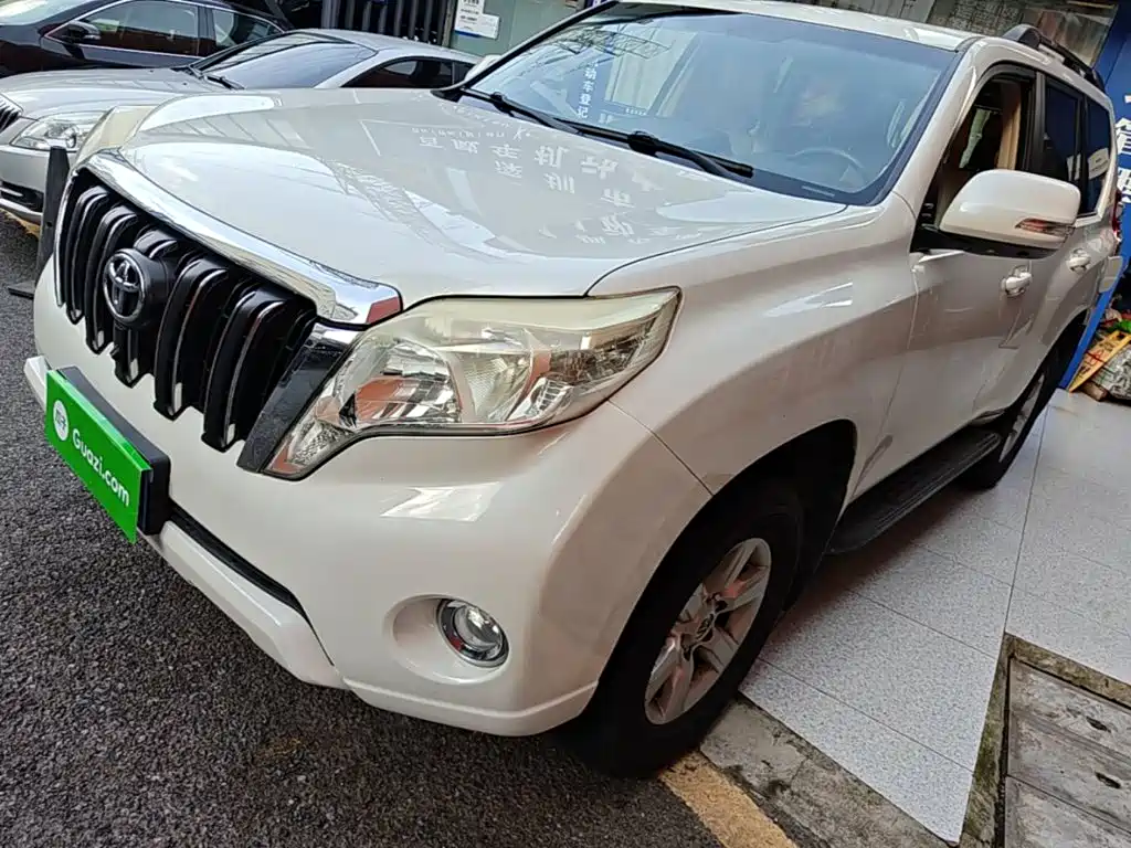 Toyota Land Cruiser Prado 2016 2.7L AT Standard