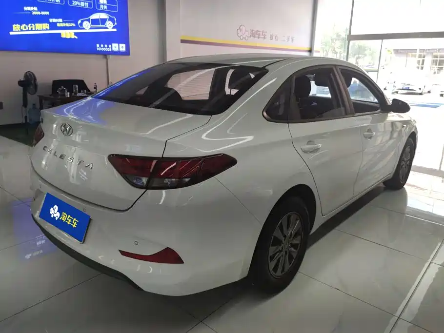 Hyundai Elantra — миниатюра 3