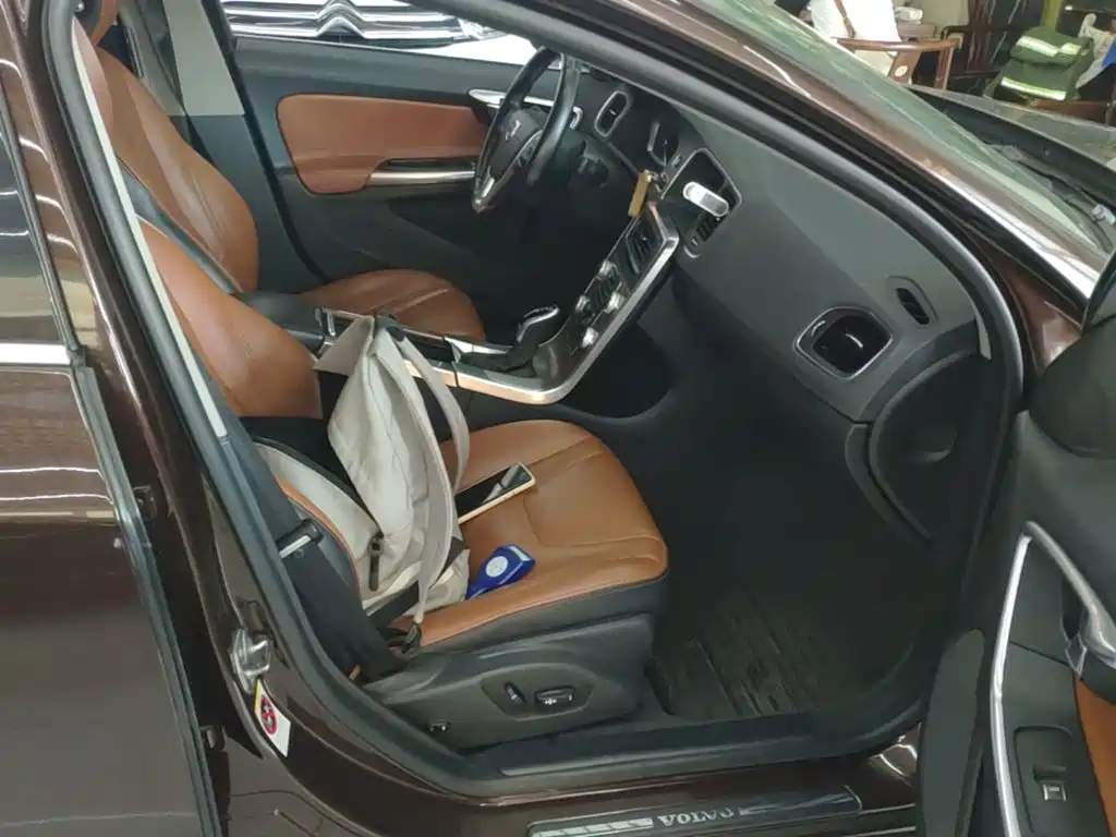 Volvo S60 — миниатюра 25