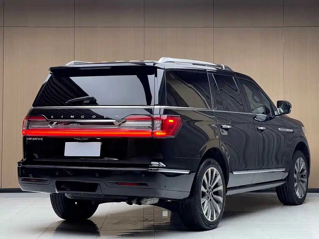 Lincoln Navigator 2018 3.5T V