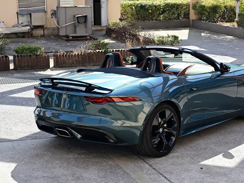 JAGUAR F TYPE