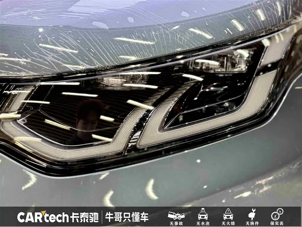 LAND ROVER DISCOVER SPORTS