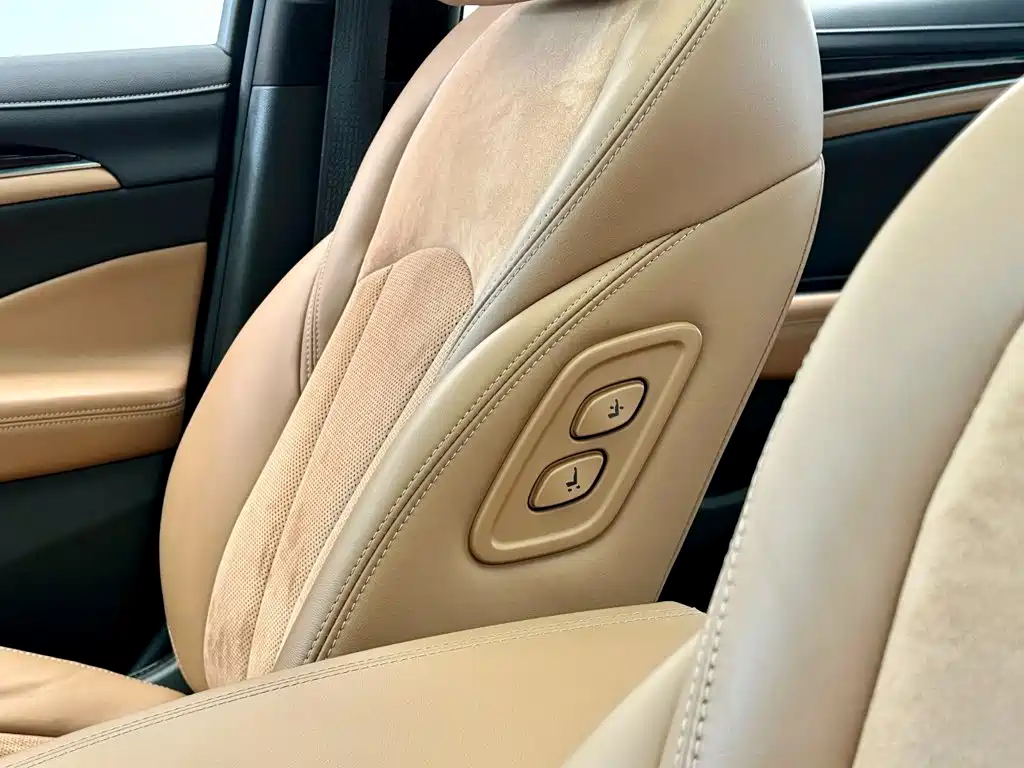 Buick LaCrosse — миниатюра 18