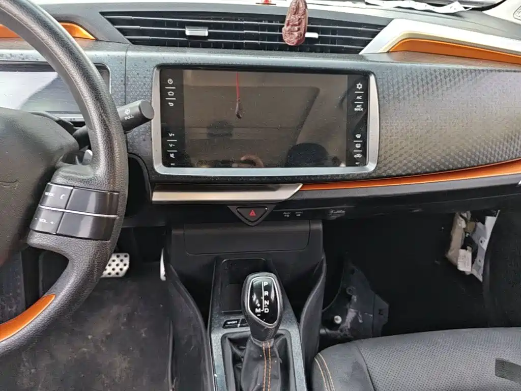 Geely Vision X1 — миниатюра 13