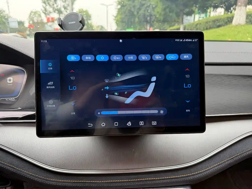 BYD Tang New Energy — миниатюра 10