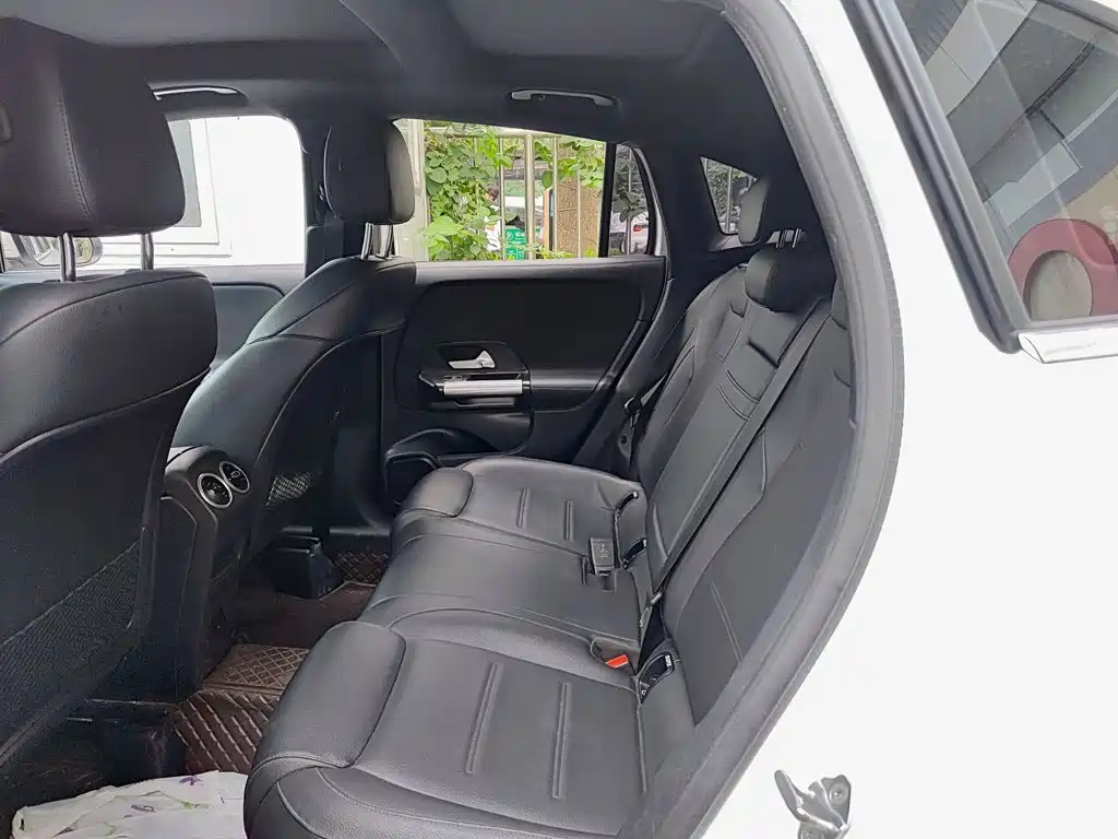 Mercedes-Benz GLA — миниатюра 8
