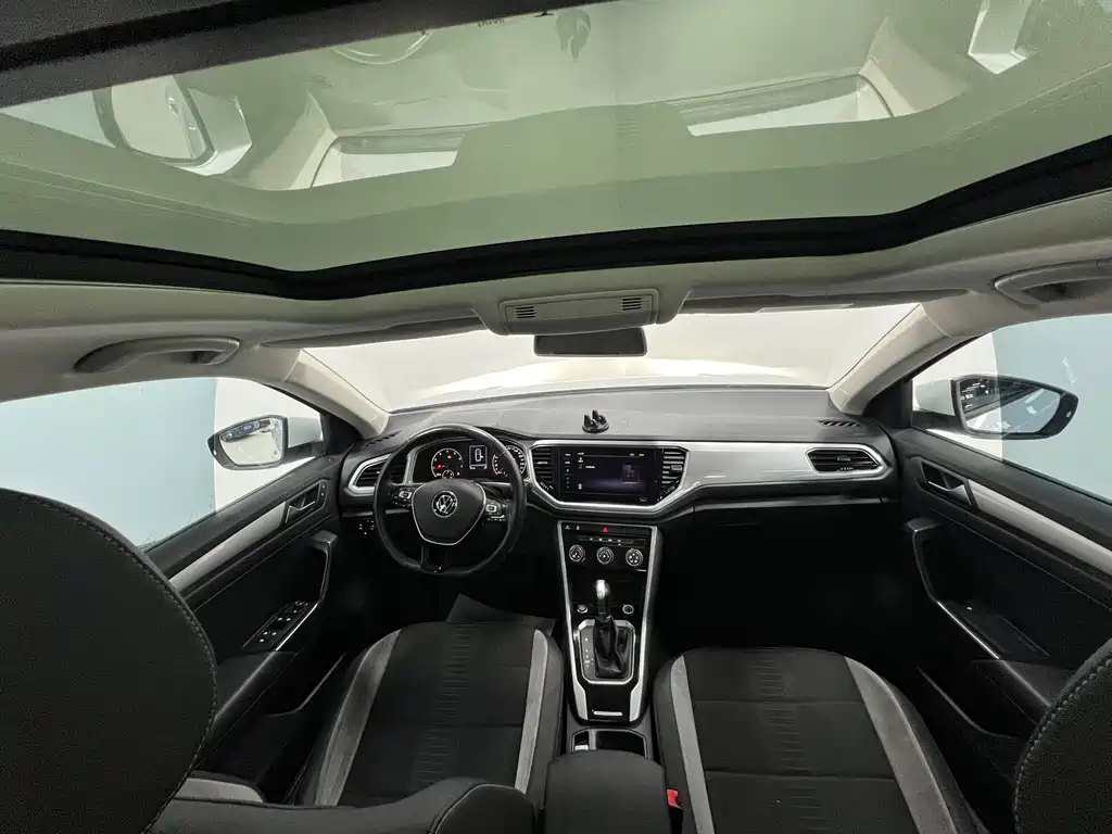 VOLKSWAGEN T ROC EXPLORING SONGS