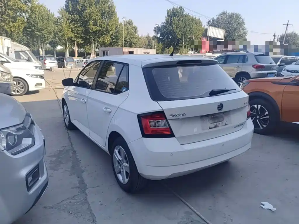 Skoda Fabia — миниатюра 5