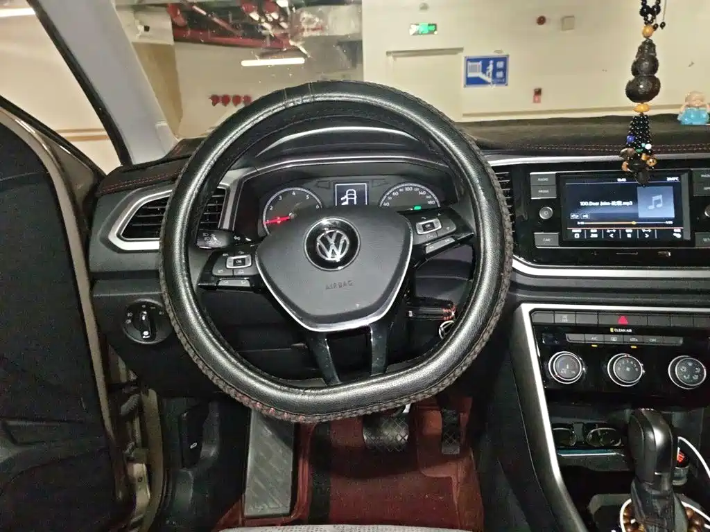 Volkswagen T-Roc — миниатюра 6