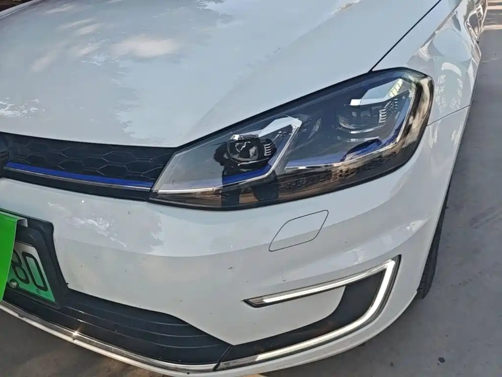 Volkswagen Golf EV — миниатюра 24