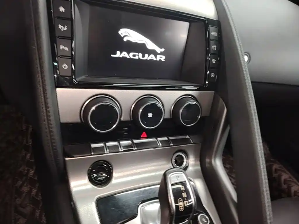 Jaguar F-TYPE — миниатюра 13