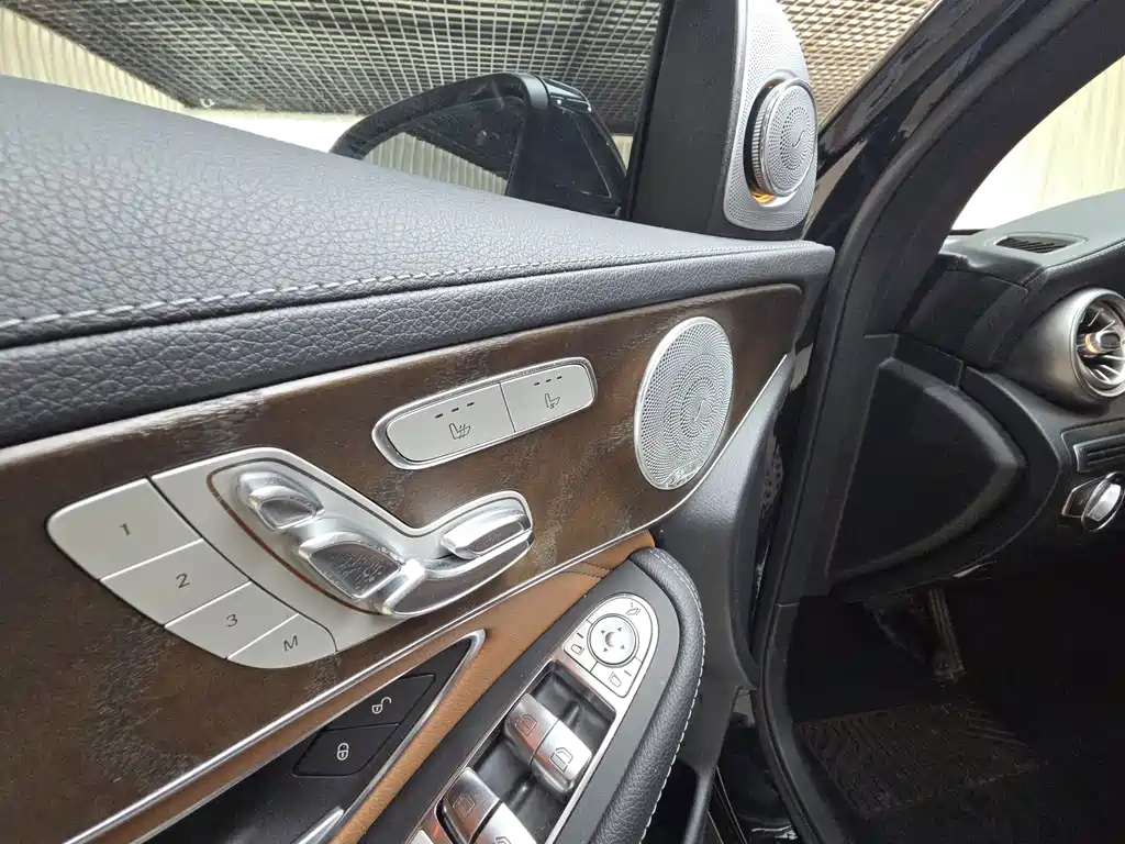 Mercedes-Benz GLC — миниатюра 13