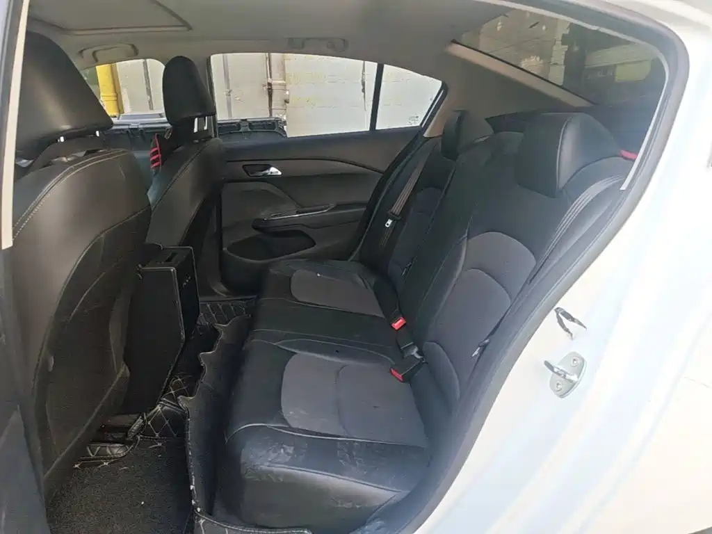 Chevrolet Cavalier — миниатюра 17