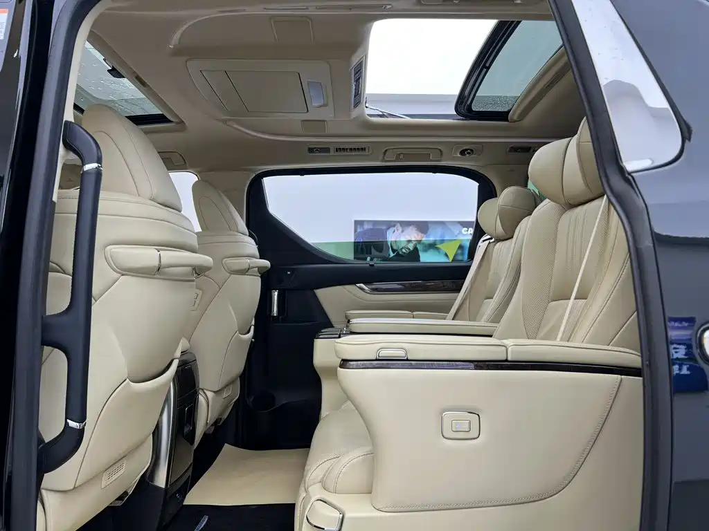 Toyota Vellfire — миниатюра 39