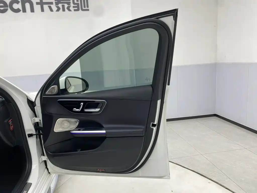 Mercedes-Benz C-Class — миниатюра 25