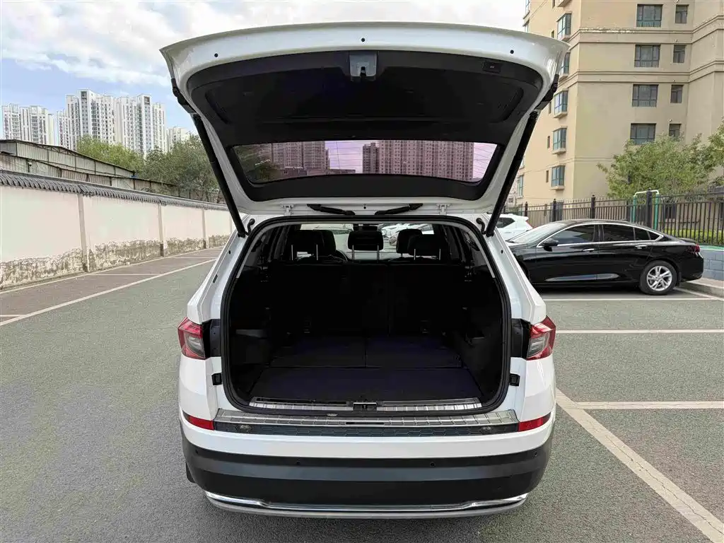 Skoda Kodiaq Facelift TSI330 7 seats 2WD Luxury Tech Edition, фото 13
