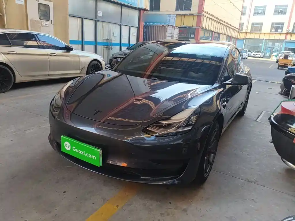 Tesla Model 3 — миниатюра 2