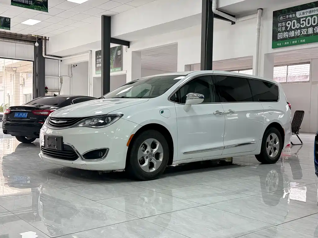 Chrysler Grand Voyager PHEV (Import) 2020