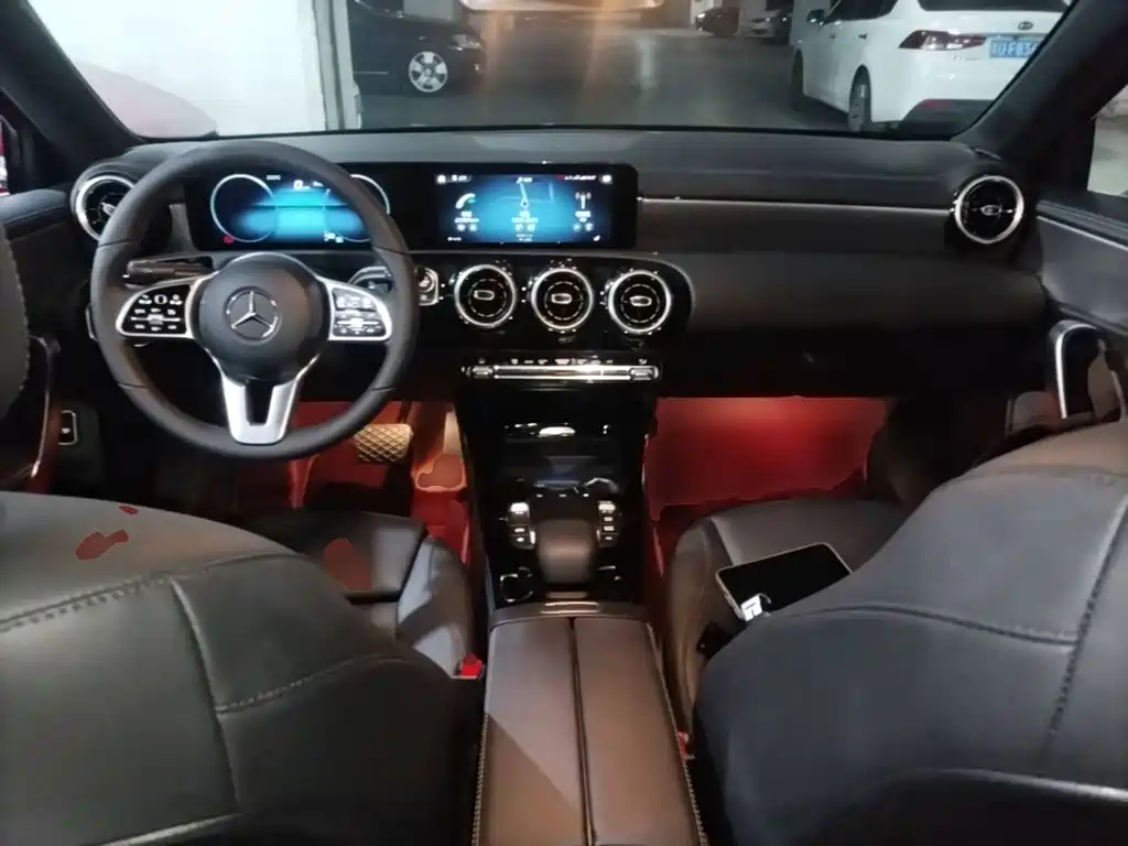 Mercedes-Benz A-Class — миниатюра 10