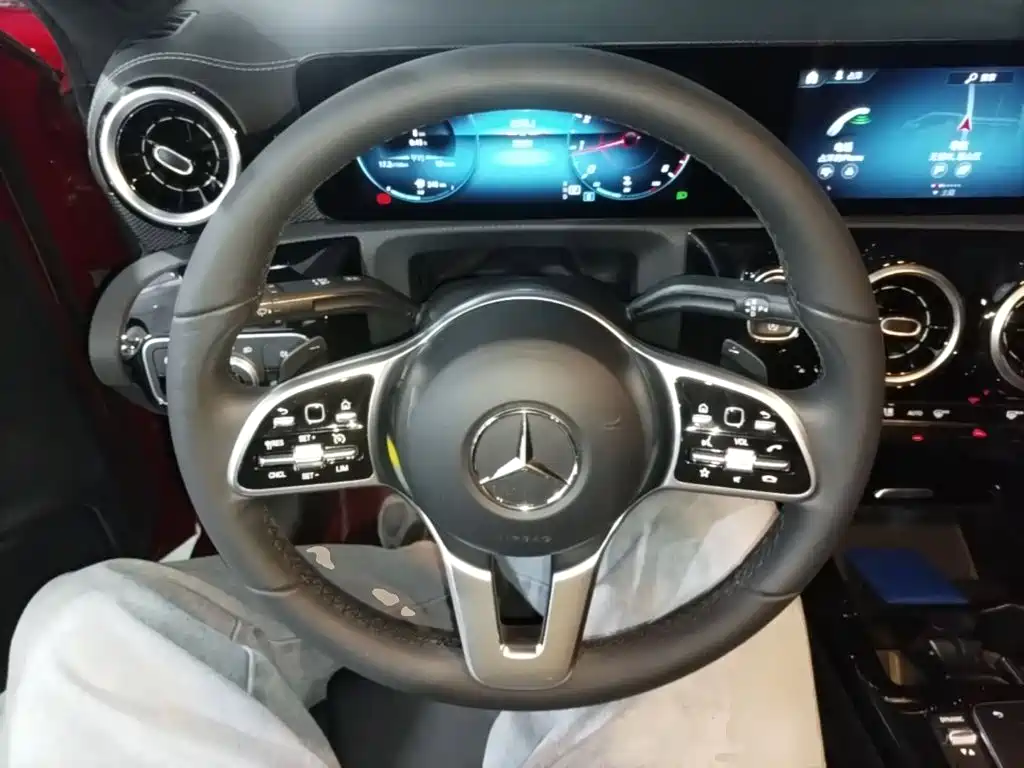 Mercedes-Benz A-Class — миниатюра 11
