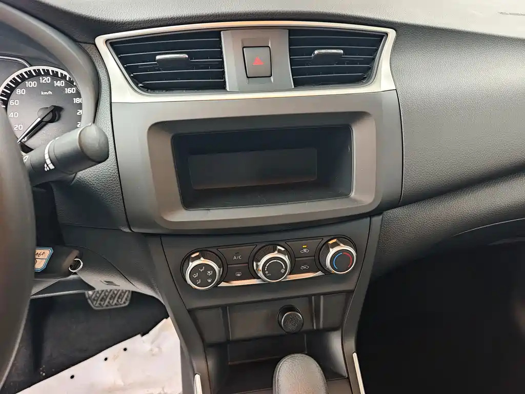 Nissan Sylphy — миниатюра 12