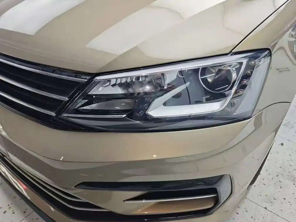 Volkswagen Sagitar — миниатюра 24
