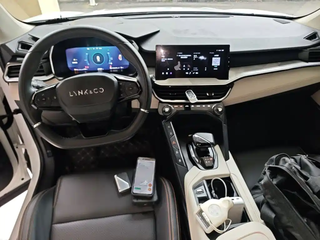 Lynk & Co 06 EM-P — миниатюра 10