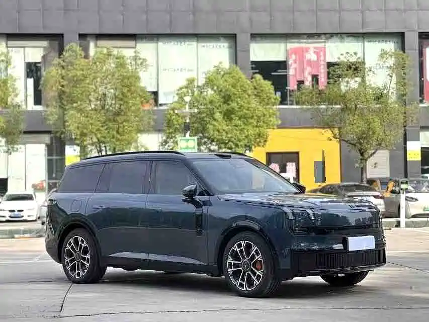 Lynk & Co 900 — миниатюра 3