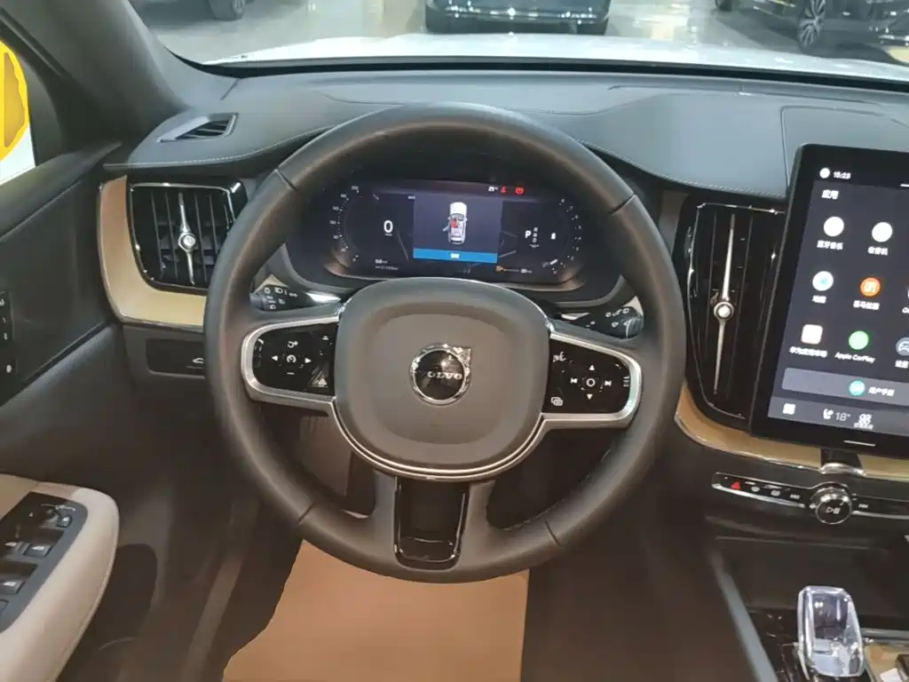 Volvo XC60 — миниатюра 11