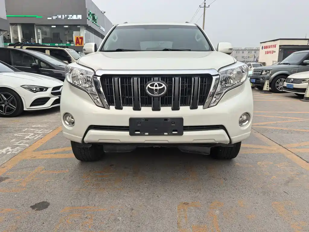 TOYOTA PRADO