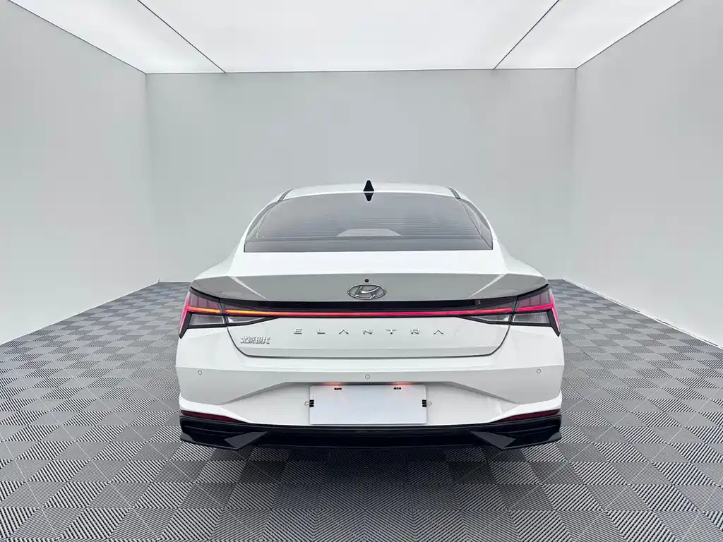 Hyundai Elantra — миниатюра 5