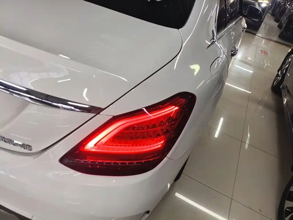 Mercedes-Benz C-Class — миниатюра 8